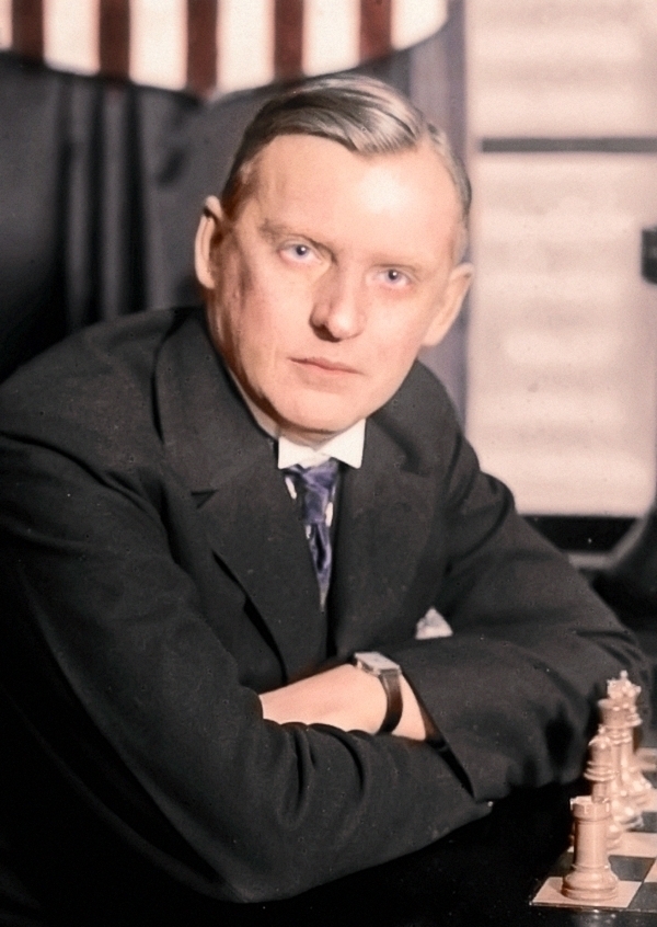 Alexander Alekhine's amazing tactical game 