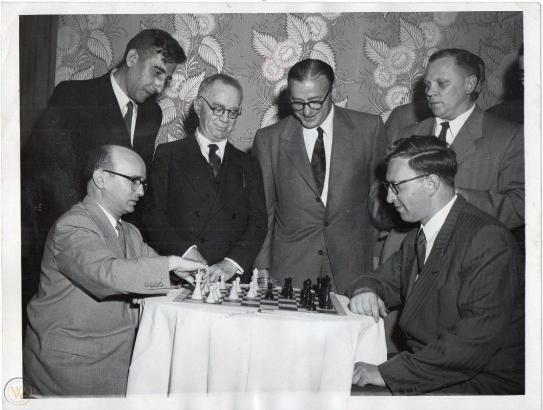 How can one play chess like Mikhail Tal? - Quora